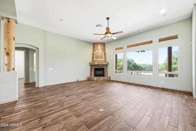 43811 N 18TH Street, New River, AZ 85087