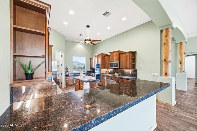43811 N 18TH Street, New River, AZ 85087
