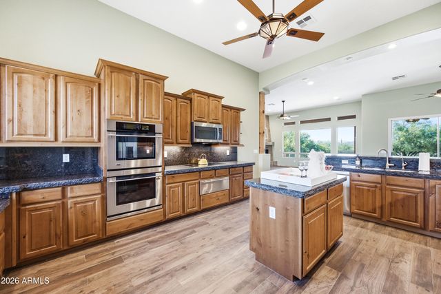 43811 N 18TH Street, New River, AZ 85087