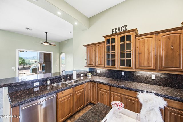 43811 N 18TH Street, New River, AZ 85087