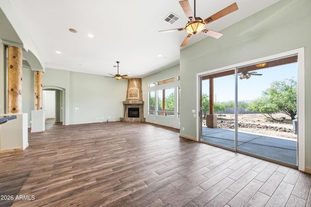 43811 N 18TH Street, New River, AZ 85087