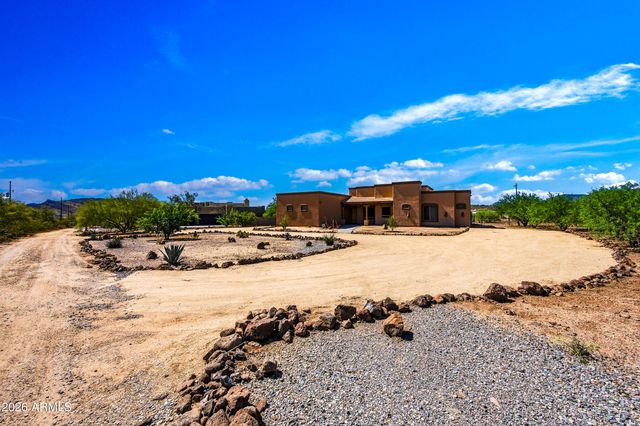 43811 N 18TH Street, New River, AZ 85087
