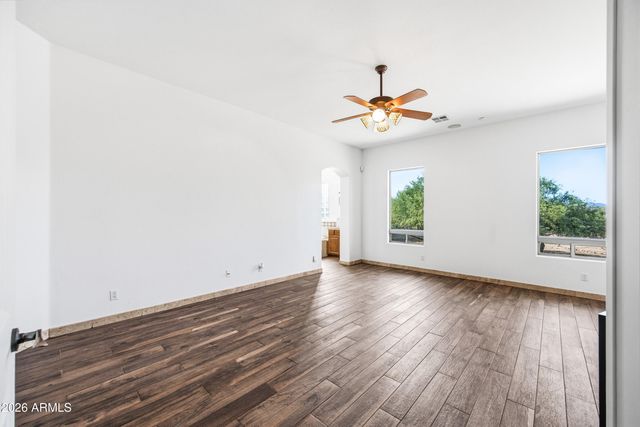 43811 N 18TH Street, New River, AZ 85087