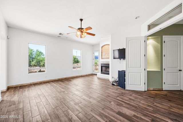 43811 N 18TH Street, New River, AZ 85087