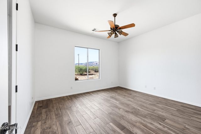 43811 N 18TH Street, New River, AZ 85087