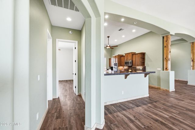 43811 N 18TH Street, New River, AZ 85087