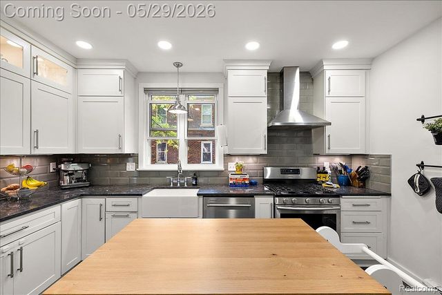 1481 Baldwin Street, Detroit, MI 48214