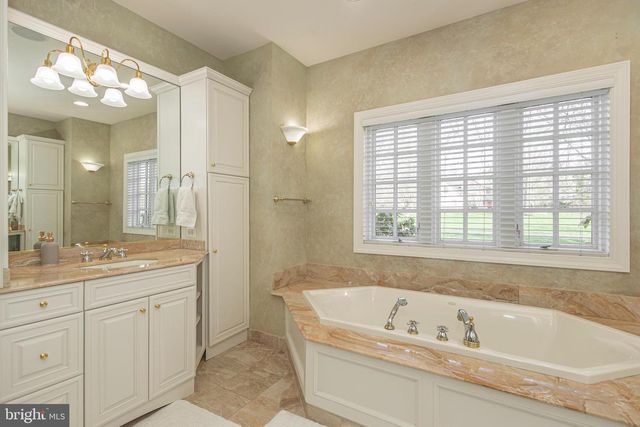 29 JUNIPER CT, Carversville, PA 18913