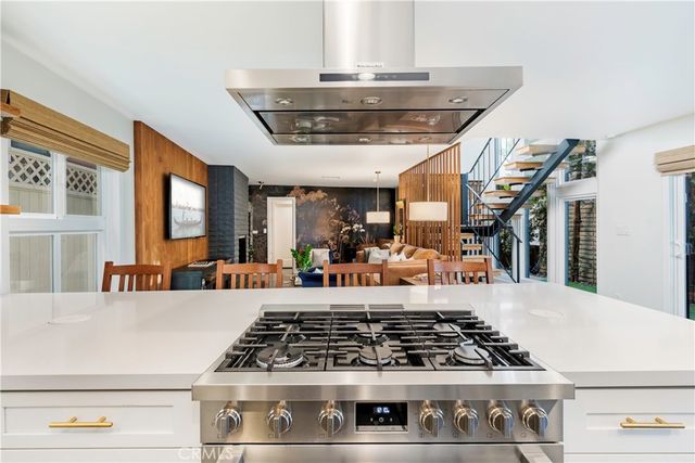 35 Geneva, Long Beach, CA 90803