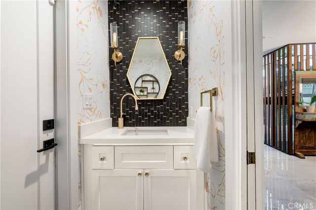 35 Geneva, Long Beach, CA 90803