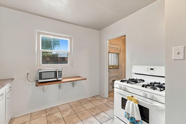 2734 San Rafael Avenue SE, Albuquerque, NM 87106