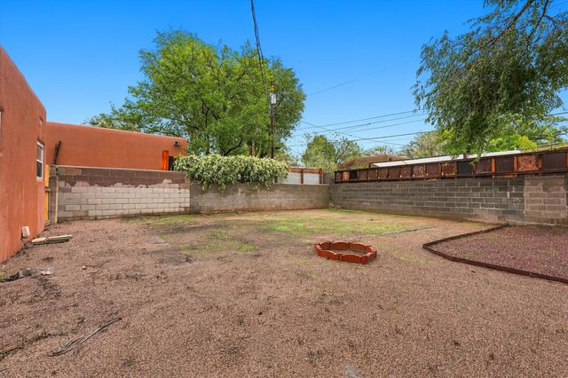 2734 San Rafael Avenue SE, Albuquerque, NM 87106