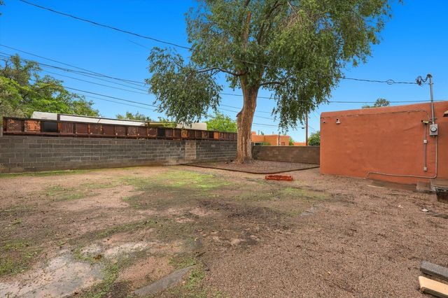 2734 San Rafael Avenue SE, Albuquerque, NM 87106