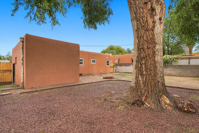 2734 San Rafael Avenue SE, Albuquerque, NM 87106
