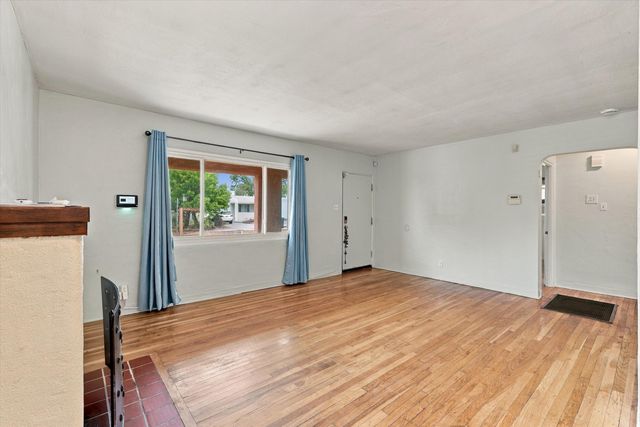 2734 San Rafael Avenue SE, Albuquerque, NM 87106