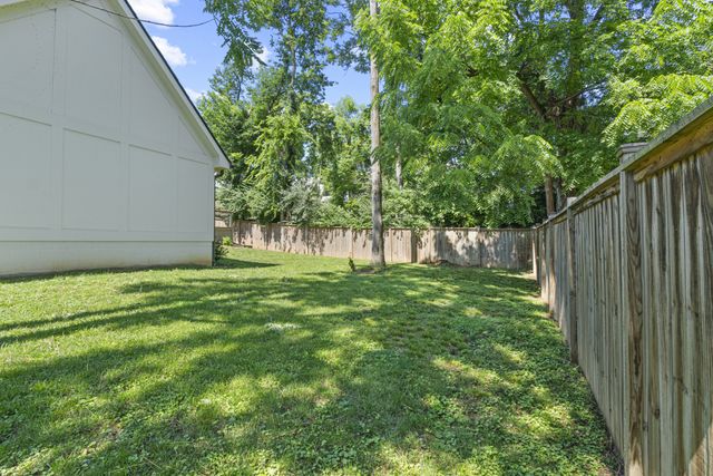 2016 Sweetbriar Ave, Nashville, TN 37212