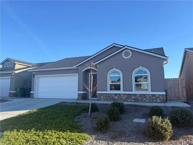 1105 E Orange Street, Avenal, CA 93204