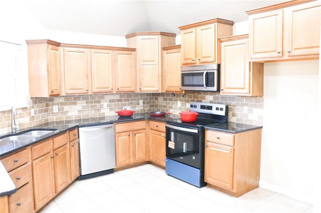 3606 SW Town Vu Road, Bentonville, AR 72712