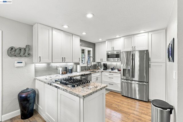 235 Elvira St, Livermore, CA 94550