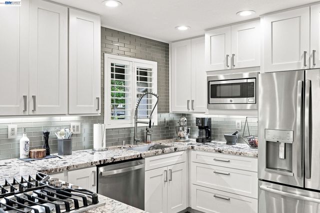 235 Elvira St, Livermore, CA 94550