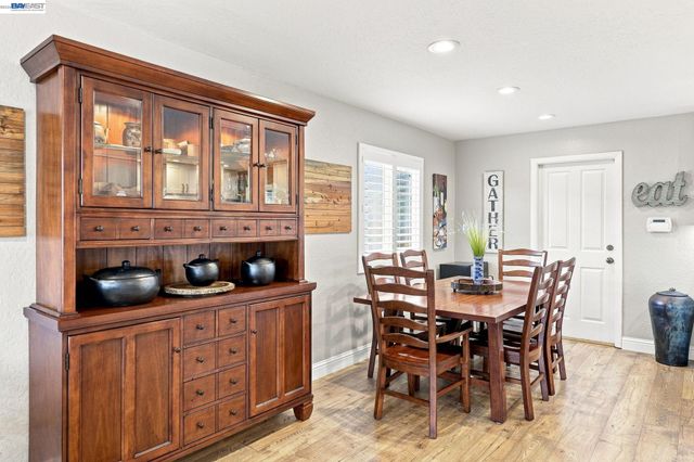 235 Elvira St, Livermore, CA 94550