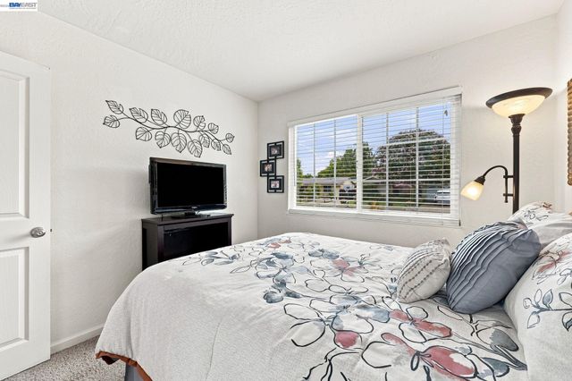 235 Elvira St, Livermore, CA 94550