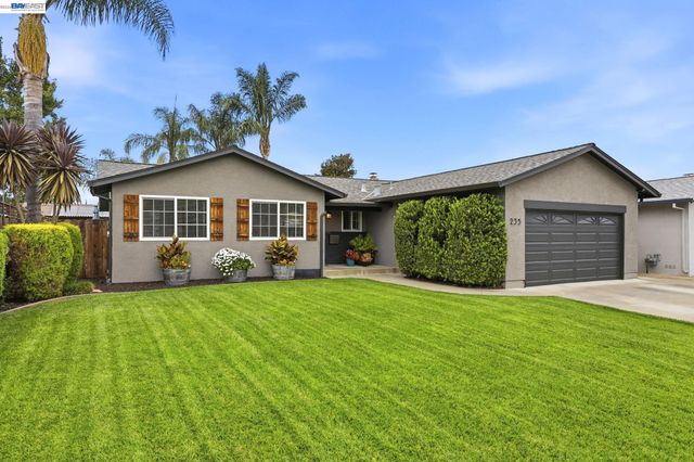 235 Elvira St, Livermore, CA 94550