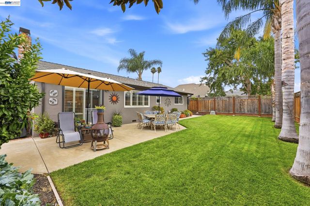 235 Elvira St, Livermore, CA 94550