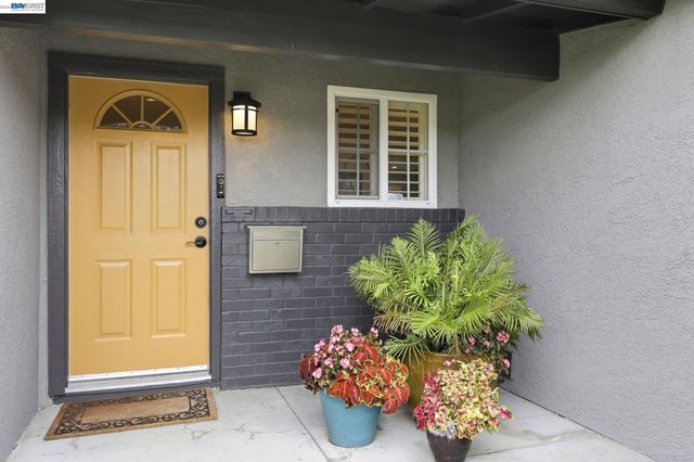 235 Elvira St, Livermore, CA 94550