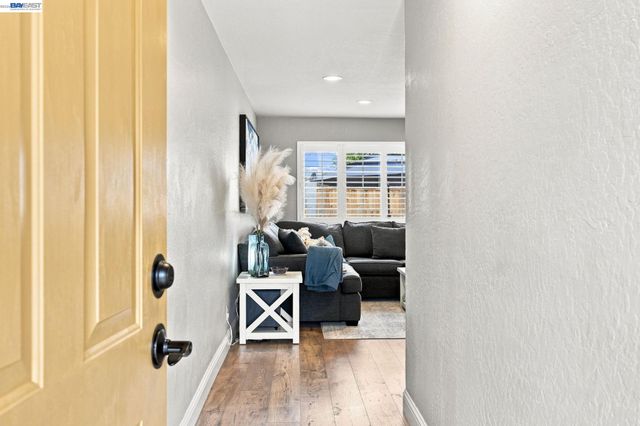 235 Elvira St, Livermore, CA 94550