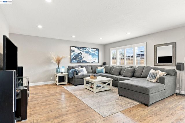 235 Elvira St, Livermore, CA 94550