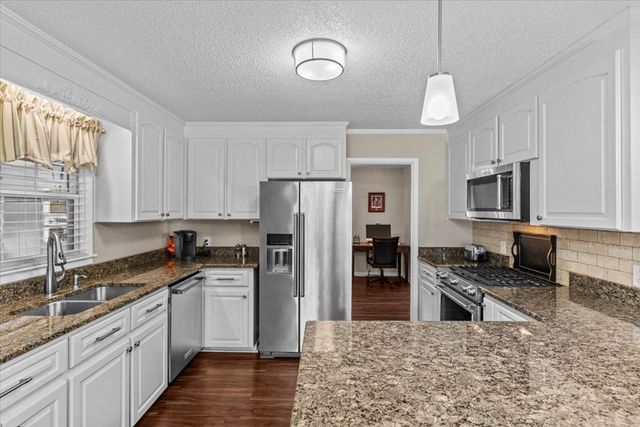 2372 County Rd 112, Dothan, AL 36303