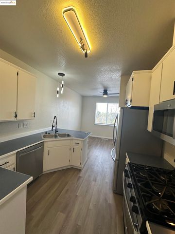 13 Aspen Ct, Vallejo, CA 94591