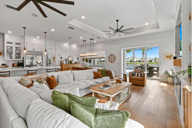 10870 Stellar Circle, Palm Beach Gardens, FL 33412