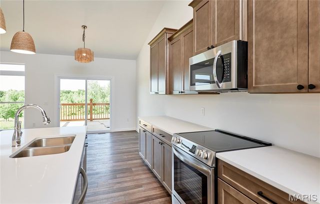 10 Canyon Creek Court, Moscow Mills, MO 63362