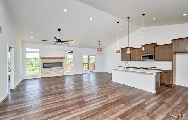 10 Canyon Creek Court, Moscow Mills, MO 63362