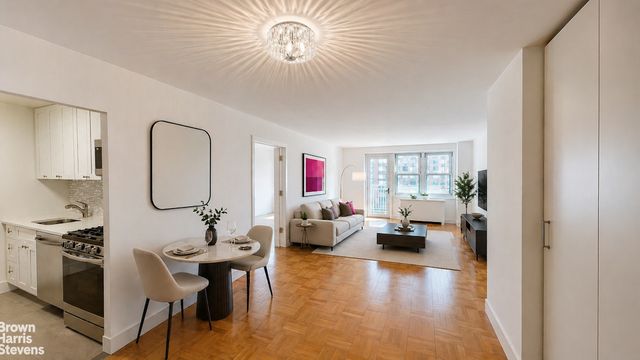 201 W 70th St Apt 9H, New York City, NY 10023