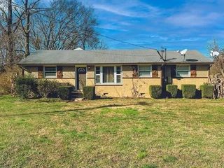 340 Foxglove Dr, Nashville, TN 37211
