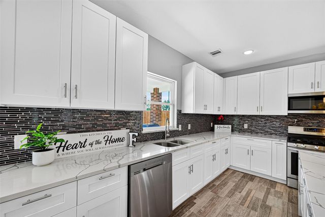 3409 2nd Avenue N, Texas City, TX 77590