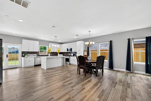 3409 2nd Avenue N, Texas City, TX 77590