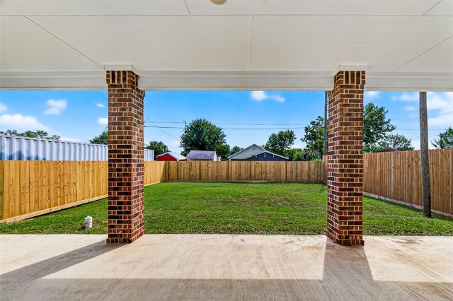 3409 2nd Avenue N, Texas City, TX 77590