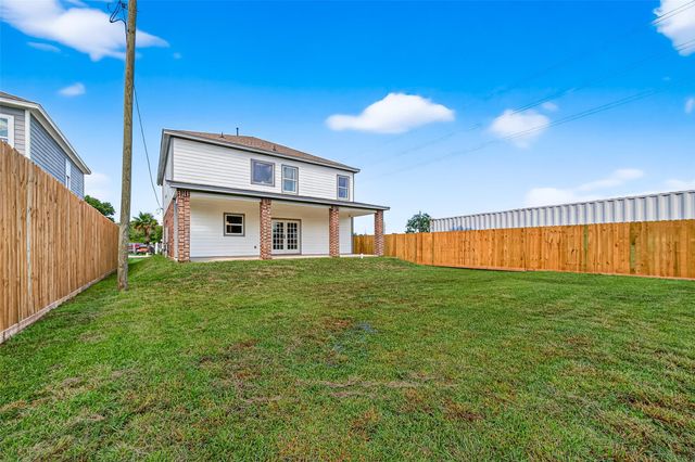 3409 2nd Avenue N, Texas City, TX 77590