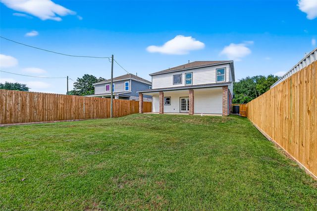 3409 2nd Avenue N, Texas City, TX 77590