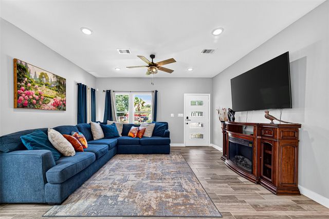 3409 2nd Avenue N, Texas City, TX 77590