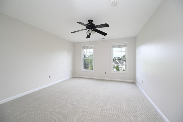 5 Bay Farm Ln, Grafton, MA 01560