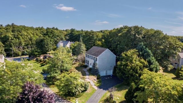 5 Bay Farm Ln, Grafton, MA 01560