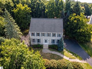 5 Bay Farm Ln, Grafton, MA 01560