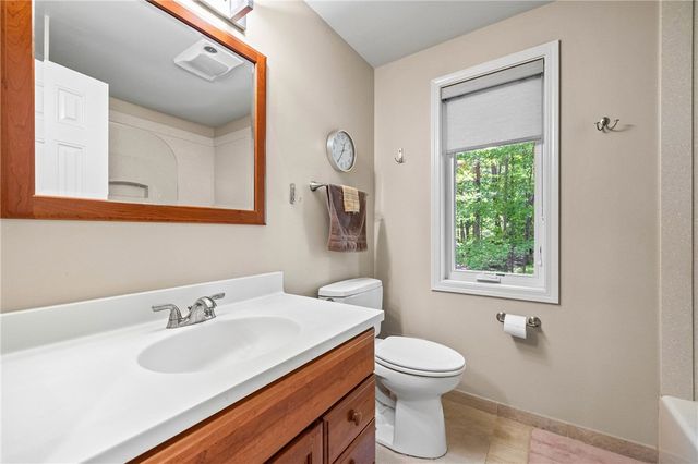 54 Larkwood Dr, Greece, NY 14626