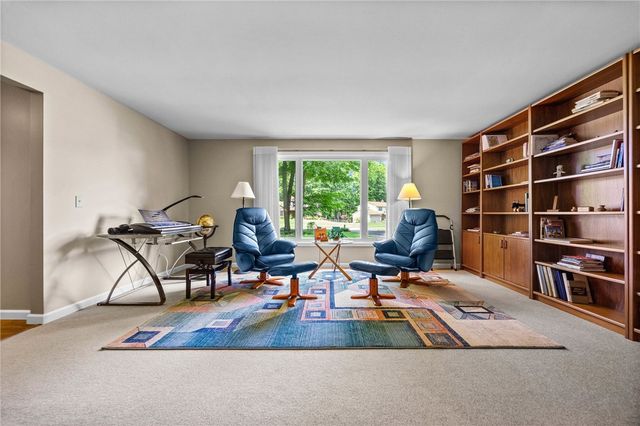 54 Larkwood Dr, Greece, NY 14626
