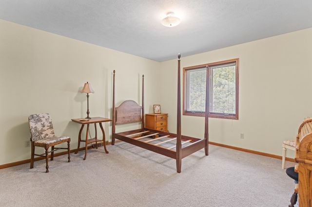 1037 Country Gardens Nw, City Of Walker, MI 49534